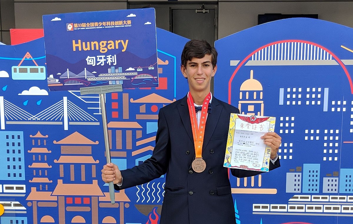 Fehérvári diák sikere a 33. Kínai Ifjúsági Tudományos és Technológiai Innovációs Versenyen